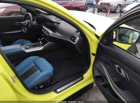 WBS53AY08PFP50026 2023 BMW M3 Green Widok wnętrza z przodu