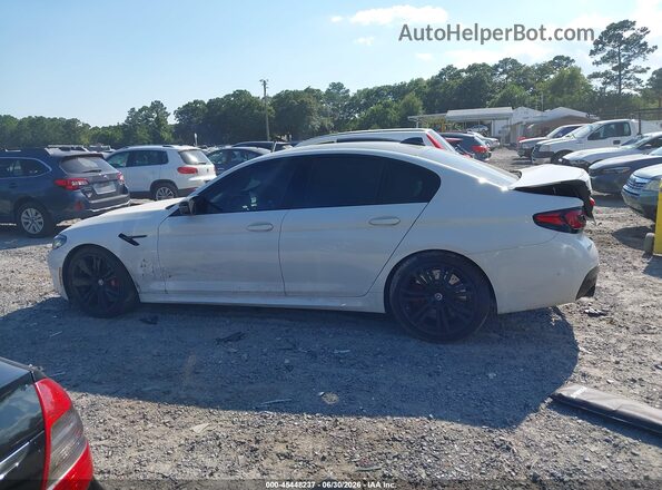 WBS83CH03PCL82915 2023 BMW M5 White 360 interior view