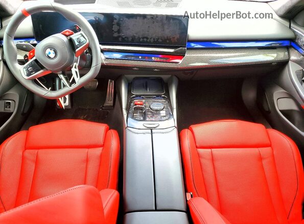 WBS83FK02TCW63513 2026 BMW M5 Charcoal Вид панелі приладів