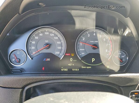 WBS8M9C59J5L71609 2018 BMW M3 White ხელსაწყოთა პანელის ხედი