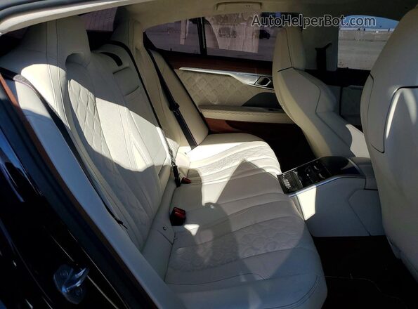 WBSGV0C03LCD92806 2020 BMW M8 Красный Вид задних сидений