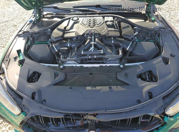 WBSGV0C04SCU91209 2025 BMW M8 Зеленый Вид задней части салона