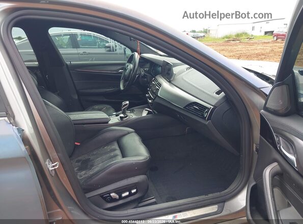WBSJF0C59JB283152 2018 BMW M5 Blue Front interior view