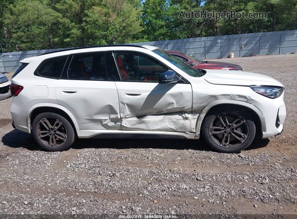WBX13EF08S5341820 2025 BMW X1 White Вид задньої частини салону