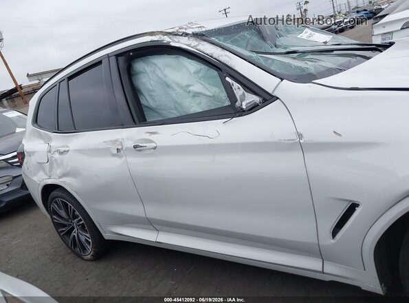 WBX47DP07RN303421 2024 BMW X3 White Vista interior trasera
