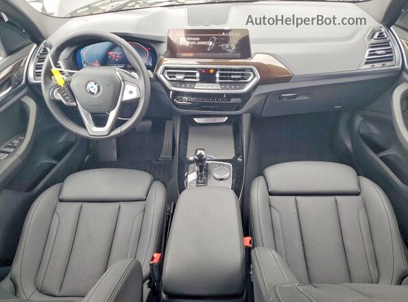 WBX47DP09RN316087 2024 BMW X3 Black Vista del salpicadero