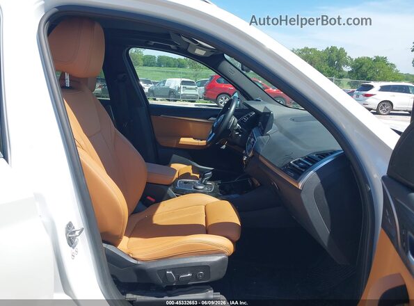 WBX57DP02RN278478 2024 BMW X3 Белый Вид салона спереди