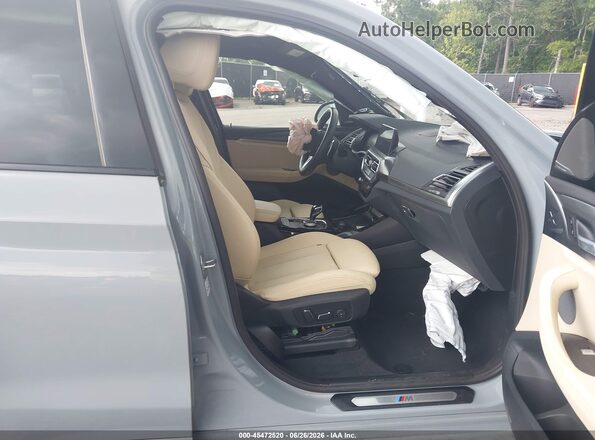 WBX57DP05RN304720 2024 BMW X3 Gray Вид салону спереду