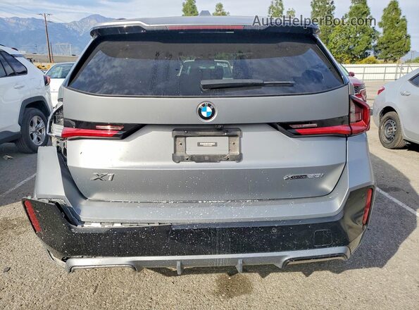 WBX73EF01P5W26988 2023 BMW X1 Gray Вид ззаду