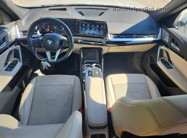 WBX73EF01P5Y22817 2023 BMW X1 White Вид панелі приладів