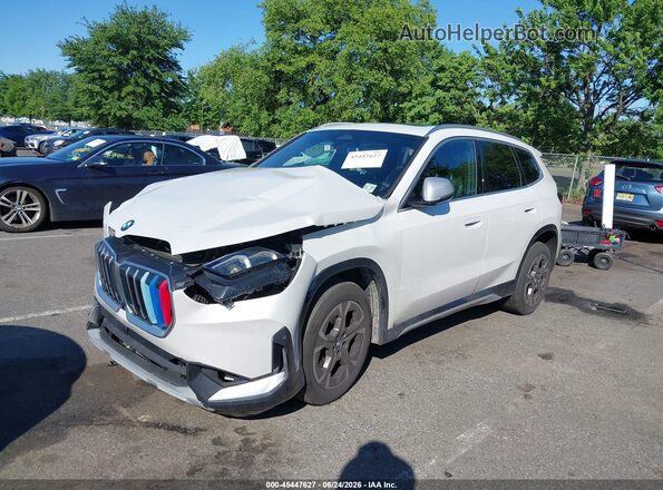 WBX73EF02P5V95282 2023 BMW X1 White Front left