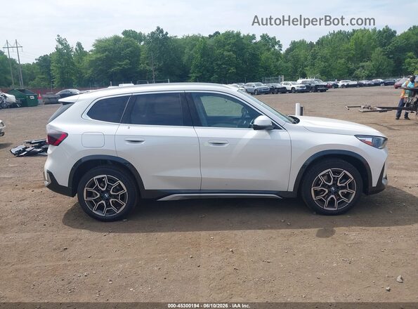 WBX73EF02T5536582 2026 BMW X1 White 360 interior view