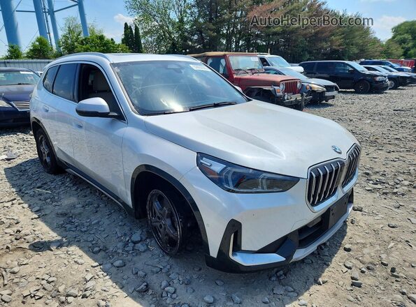 WBX73EF03R5Y86733 2024 BMW X1 White Przód prawy