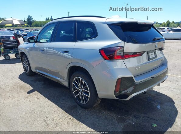 WBX73EF04S5307643 2025 BMW X1 Silver Trasero izquierdo