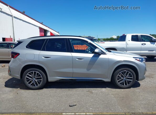 WBX73EF04S5307643 2025 BMW X1 Silver Vista interior trasera