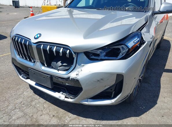 WBX73EF04S5307643 2025 BMW X1 Silver Vista frontal