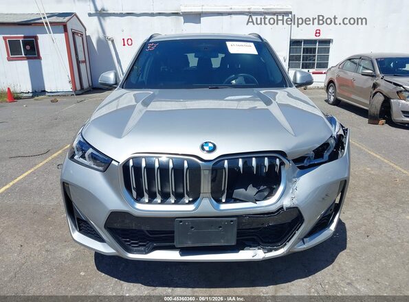 WBX73EF04S5307643 2025 BMW X1 Silver Vista del cuadro de instrumentos