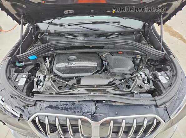 WBX73EF05R5Z81536 2024 BMW X1 Black Vista del compartimento del motor