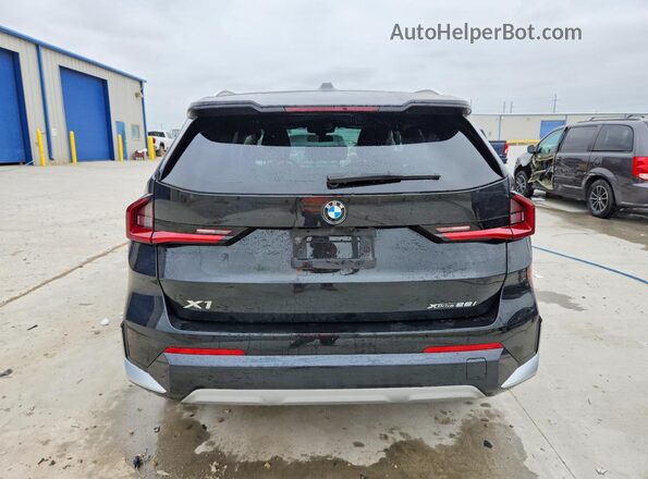 WBX73EF05R5Z81536 2024 BMW X1 Black Vista trasera