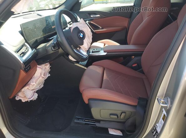 WBX73EF05T5627586 2026 BMW X1 Beige 