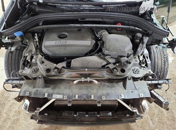 WBX73EF06R5Y46601 2024 BMW X1 Green Vista del compartimento del motor