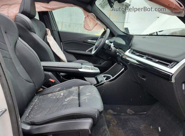 WBX73EF06S5341700 2025 BMW X1 White Սալոնի դիմացի տեսք