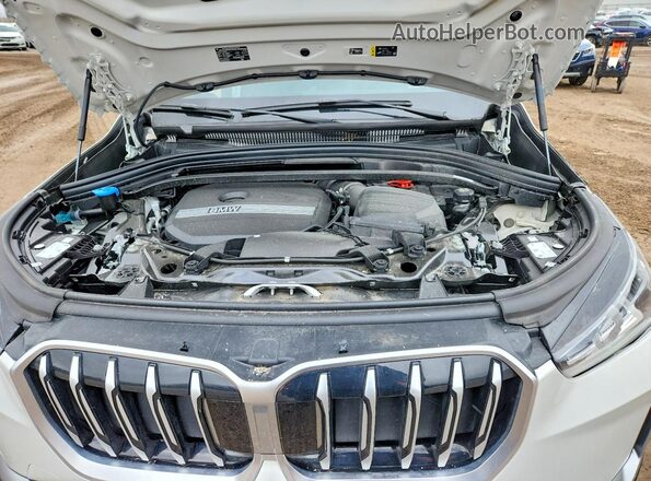WBX73EF06S5341700 2025 BMW X1 White Շարժիչի բաժամունքի տեսք