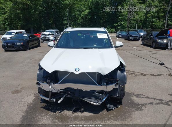 WBX73EF06T5524533 2026 BMW X1 White Вид щитка приладів