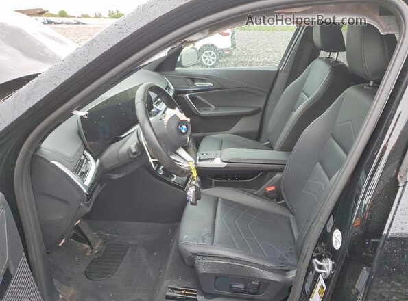 WBX73EF07R5Z33875 2024 BMW X1 Black Widok wnętrza z przodu