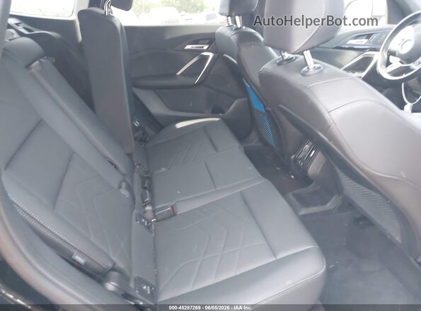WBX73EF08P5X69470 2023 BMW X1 Black VIN კოდის სტიკერის ხედი