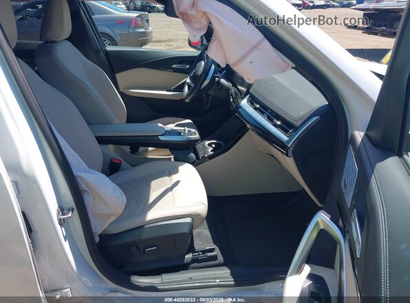 WBX73EF08R5Z52838 2024 BMW X1 White Սալոնի դիմացի տեսք