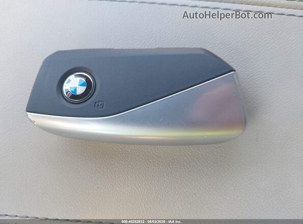 WBX73EF08R5Z52838 2024 BMW X1 White Առջևի վահանակի տեսք