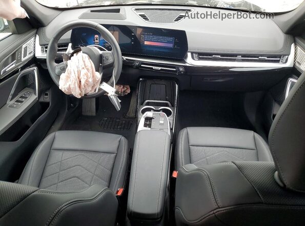 WBX73EF08S5083907 2025 BMW X1 White Dashboard view