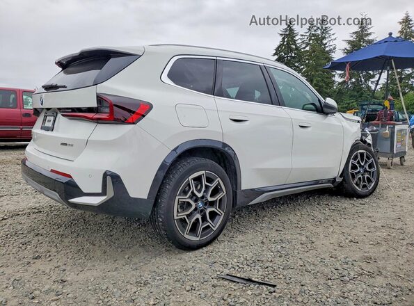 WBX73EF08S5083907 2025 BMW X1 White Rear right