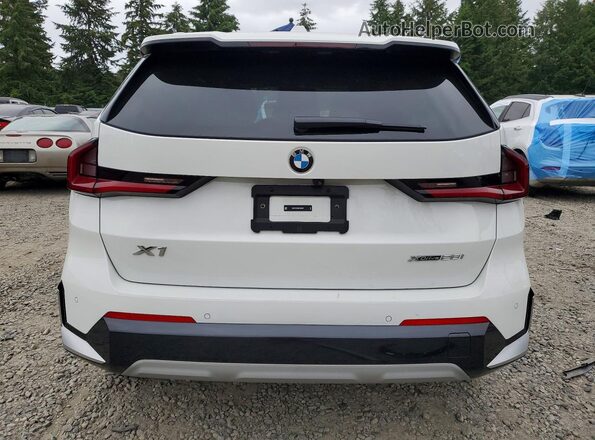 WBX73EF08S5083907 2025 BMW X1 White Rear view