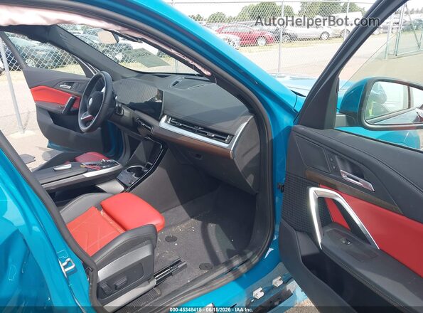 WBX73EF08S5115349 2025 BMW X1 Blue Widok wnętrza z przodu