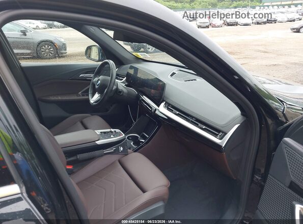 WBX73EF08S5178564 2025 BMW X1 Black Widok wnętrza z przodu