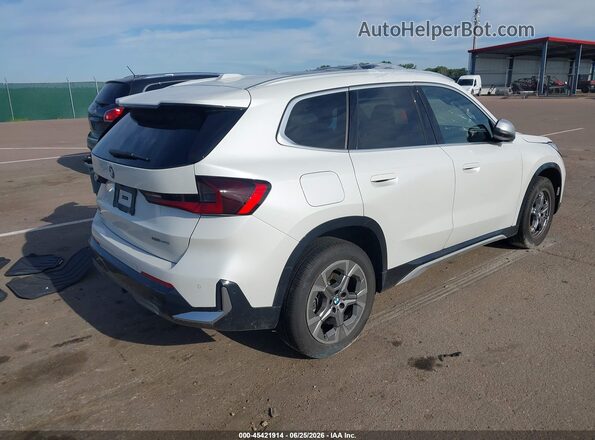 WBX73EF09P5X67226 2023 BMW X1 White Rear right