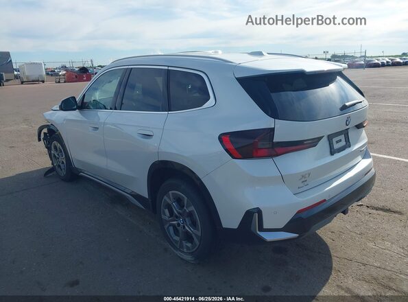 WBX73EF09P5X67226 2023 BMW X1 White Rear left