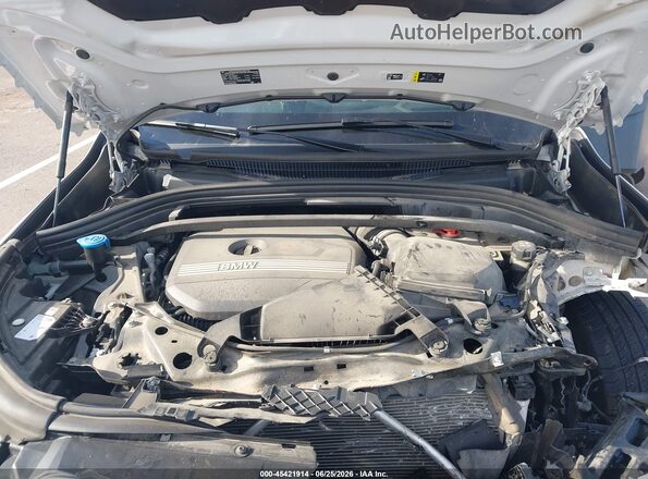 WBX73EF09P5X67226 2023 BMW X1 White Rear view