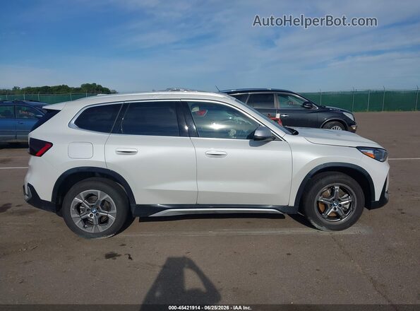 WBX73EF09P5X67226 2023 BMW X1 White Rear interior view