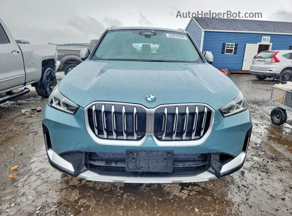 WBX73EF09R5Y38413 2024 BMW X1 Green Вид спереду