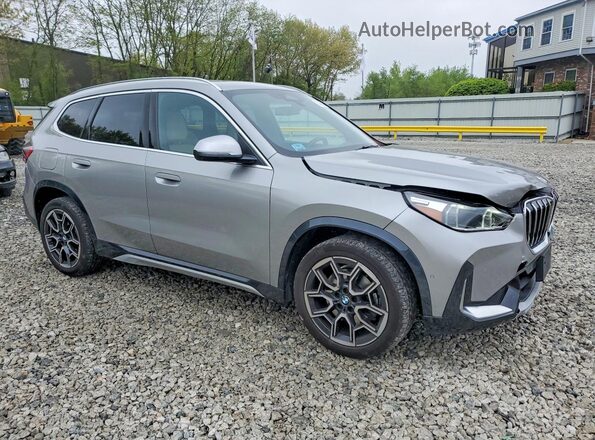 WBX73EF09R5Y41523 2024 BMW X1 Silver Przód prawy