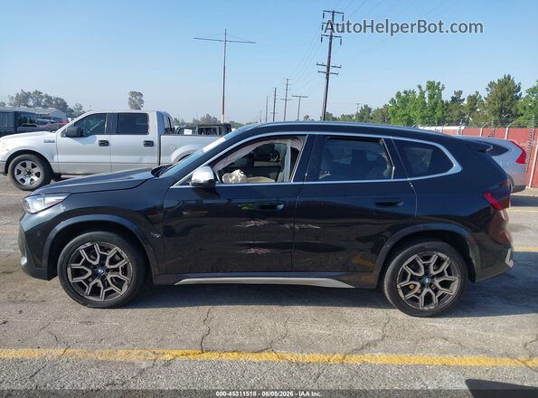 WBX73EF0XP5W02656 2023 BMW X1 Черный Панорамный вид салона 360°