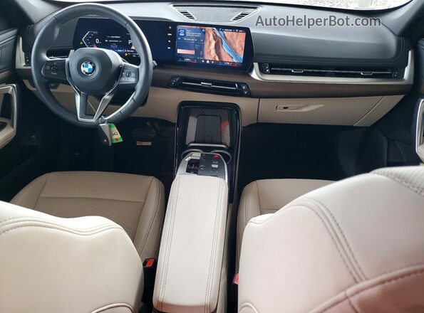 WBX73EF0XS5250882 2025 BMW X1 Blue Dashboard view
