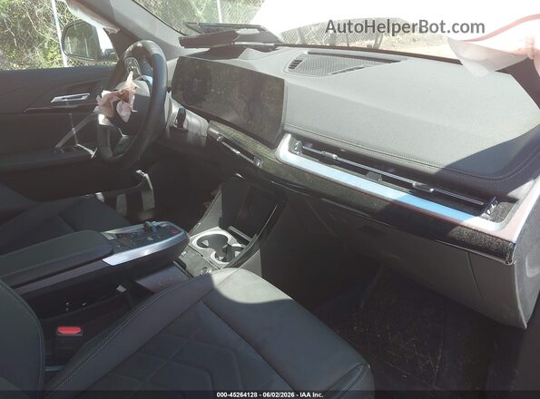 WBX73EF0XS5326780 2025 BMW X1 Белый Вид салона спереди