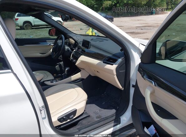 WBXHT3C30G5E53412 2016 BMW X1 White Вид салону спереду