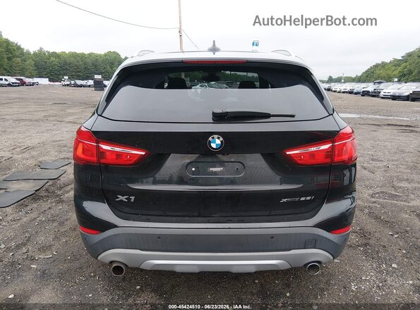 WBXHT3C30J5L29886 2018 BMW X1 Black 