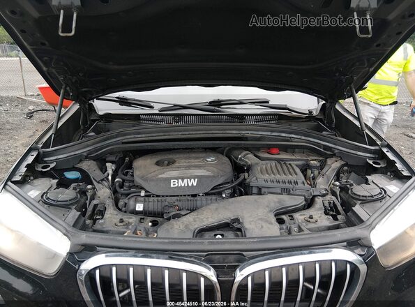 WBXHT3C30J5L29886 2018 BMW X1 Black Widok z tyłu