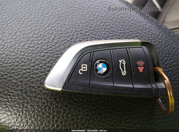 WBXHT3C31GP883323 2016 BMW X1 Gray Dashboard view